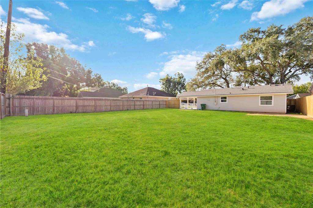 8411 Botany Lane - Photo 14