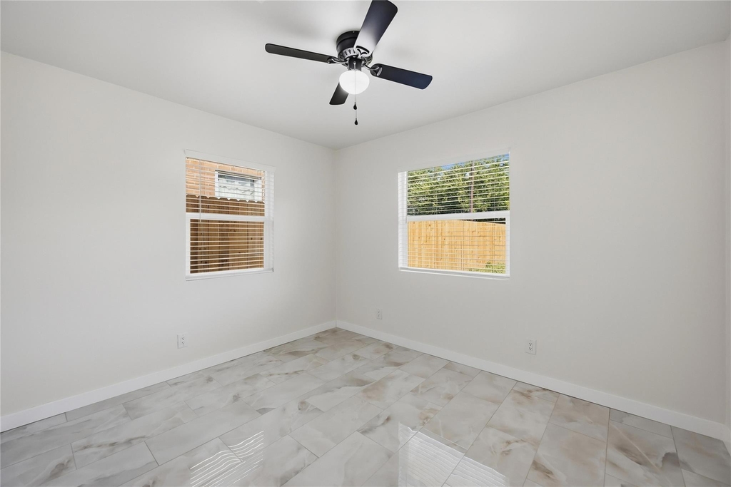 8411 Botany Lane - Photo 9