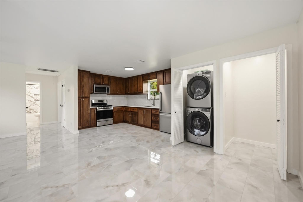 8411 Botany Lane - Photo 6
