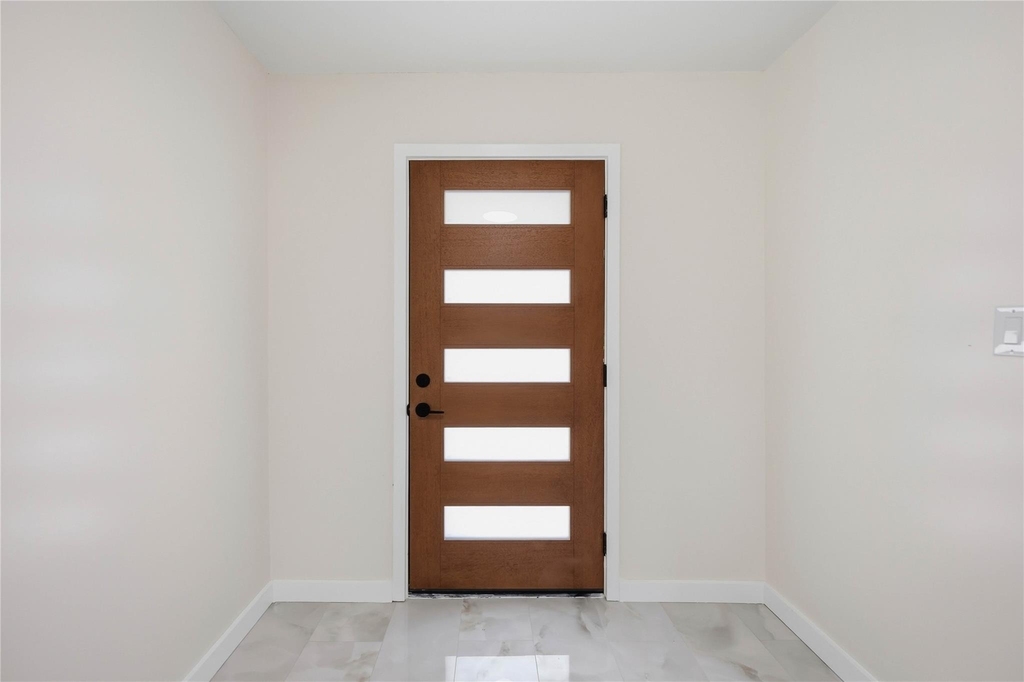 8411 Botany Lane - Photo 3