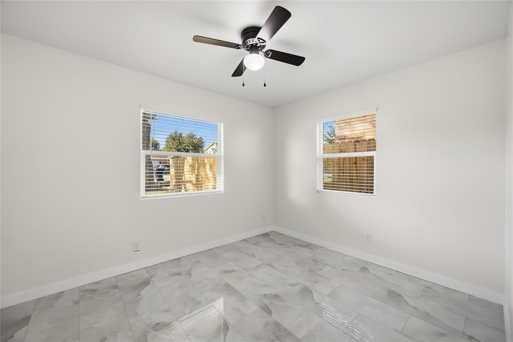 8411 Botany Lane - Photo 12