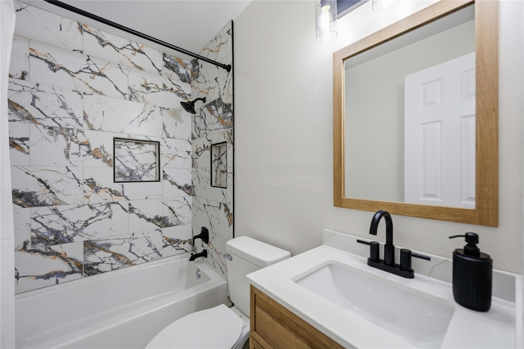 8411 Botany Lane - Photo 11