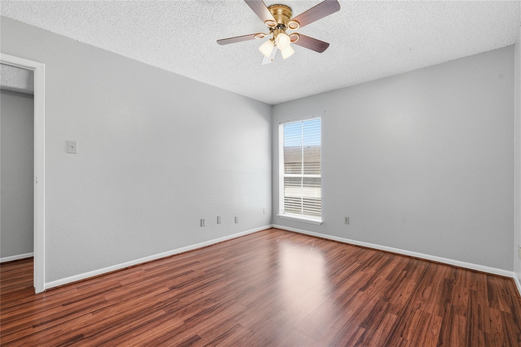 1900 Bay Area Boulevard - Photo 22