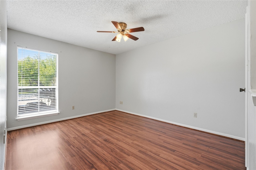 1900 Bay Area Boulevard - Photo 19