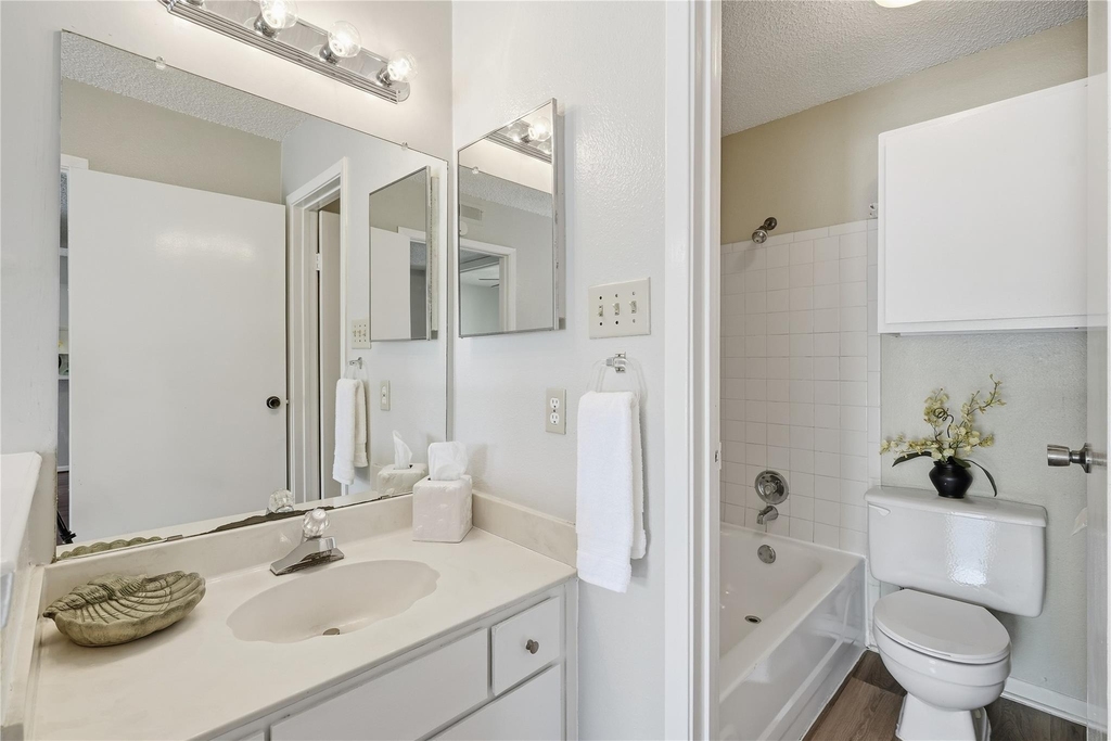 1900 Bay Area Boulevard - Photo 24