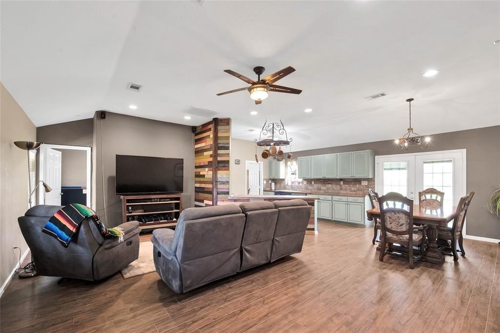8303 Galler Road - Photo 6