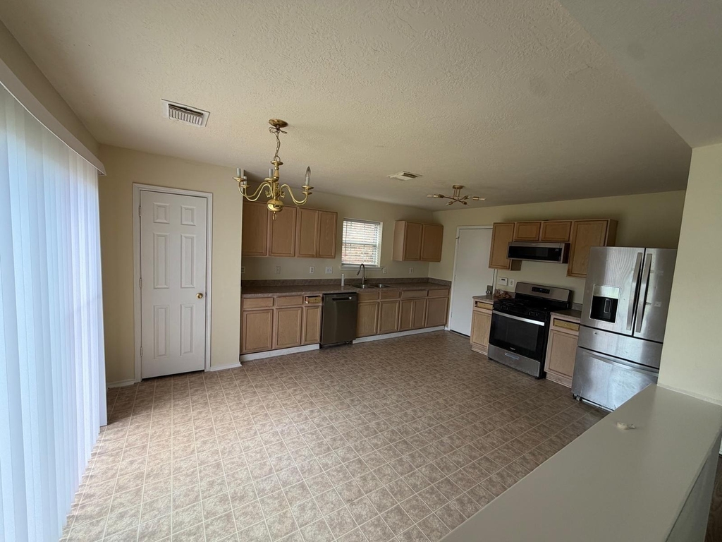 5722 W Harrow Drive - Photo 8