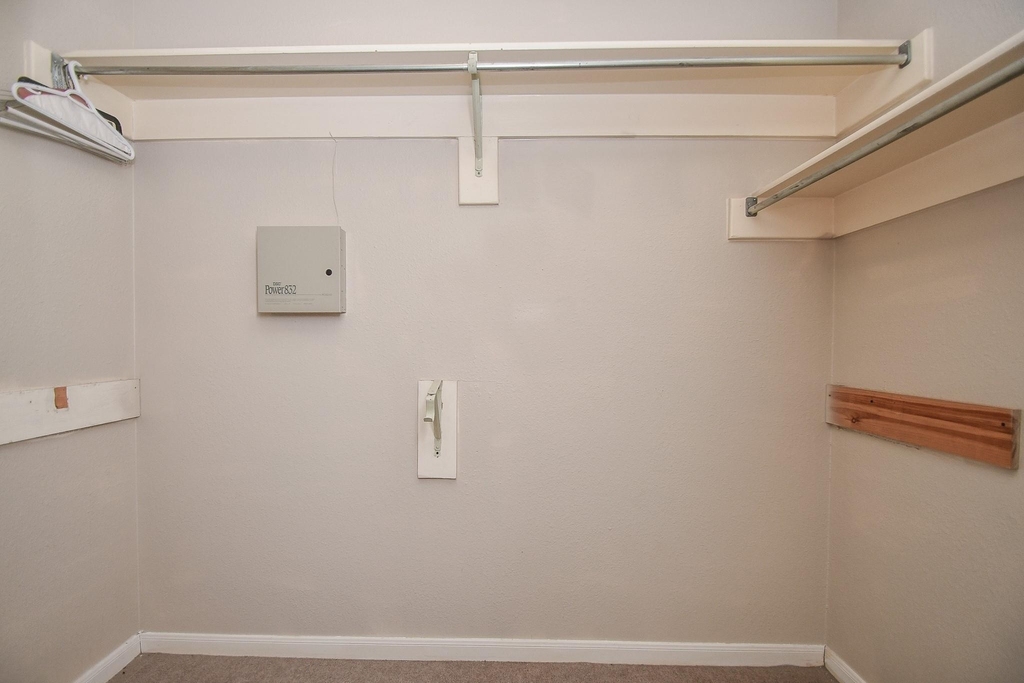 15319 Goodman Street - Photo 21