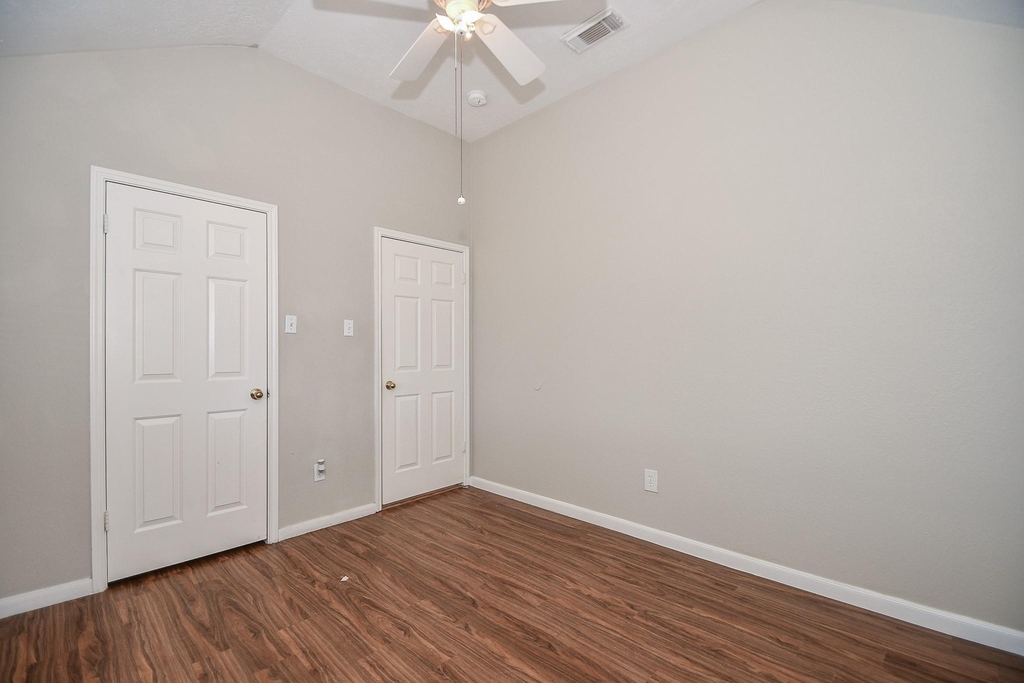 15319 Goodman Street - Photo 10
