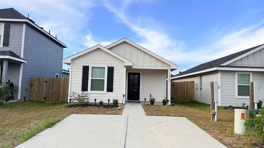 16799 N Marie Village Drive - Photo 0