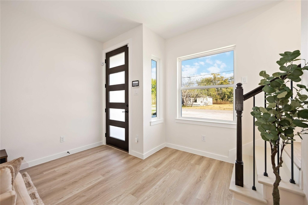 7221 Sandra Street - Photo 2