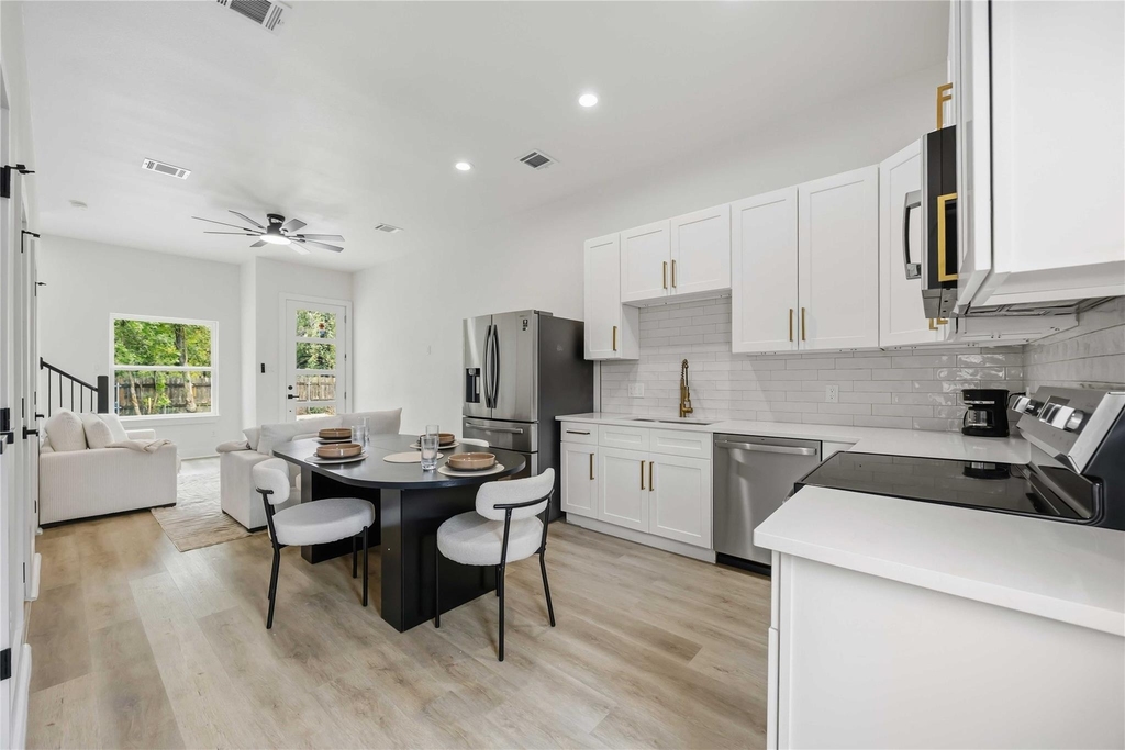 7217 Sandra Street - Photo 6