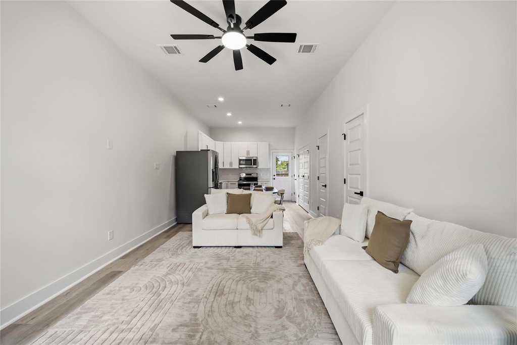 7217 Sandra Street - Photo 5