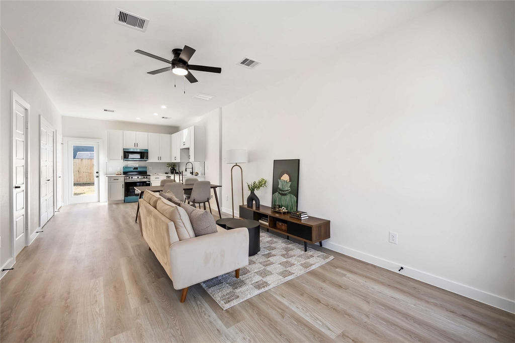 7221 Sandra Street - Photo 5