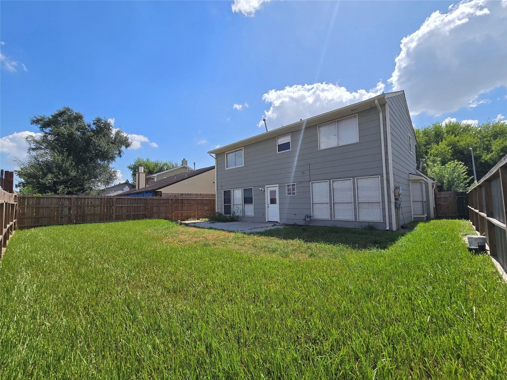 10806 Zircon Court - Photo 17