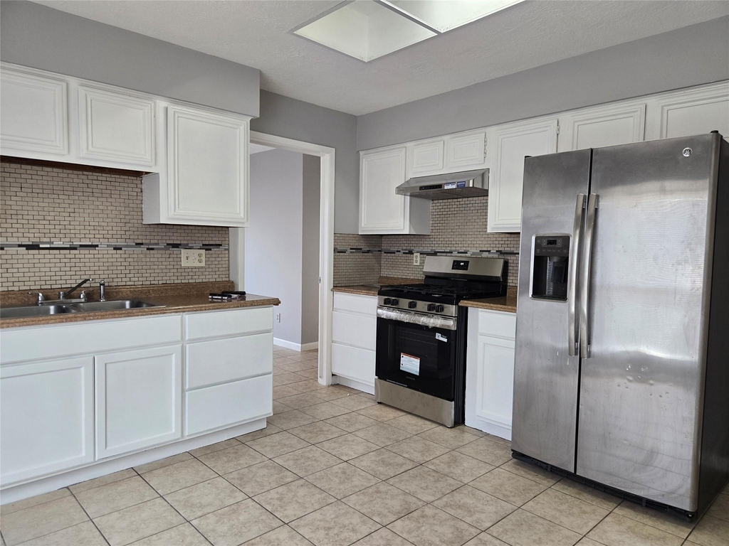 10806 Zircon Court - Photo 7