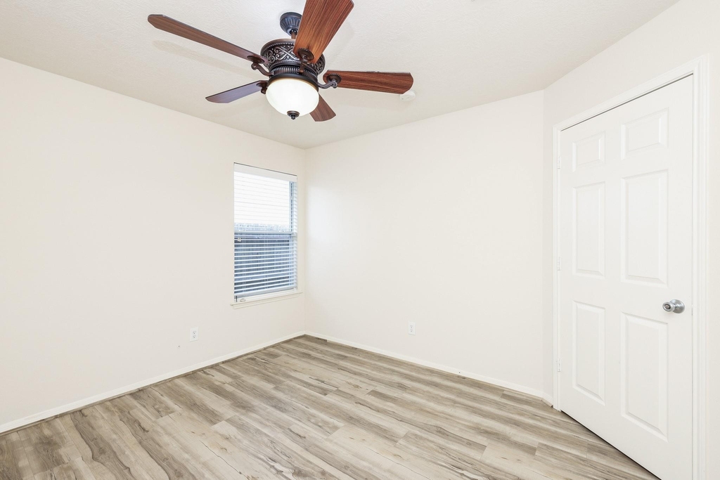 1006 Harrisburg Court - Photo 16