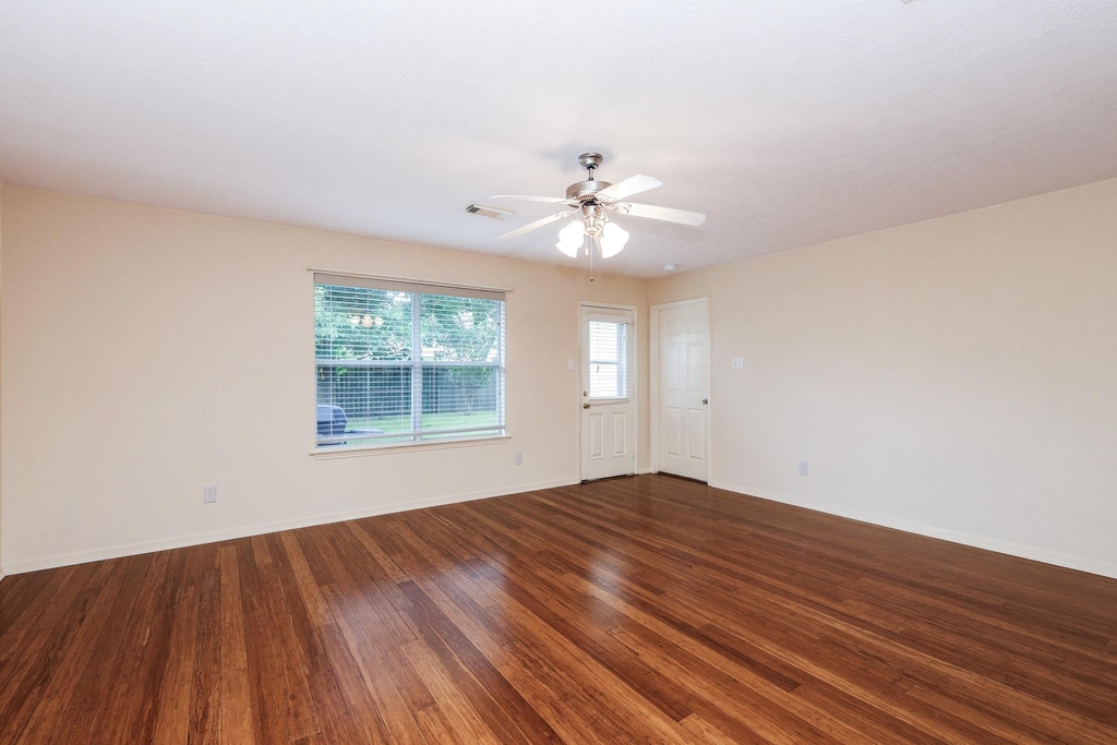 1006 Harrisburg Court - Photo 8