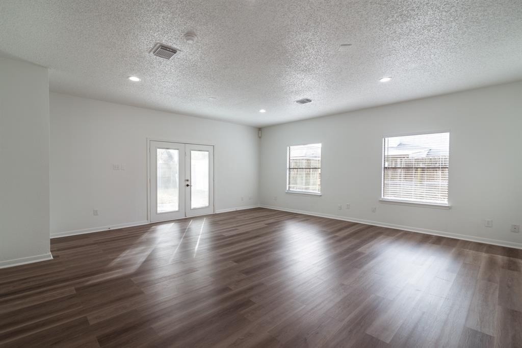 1030 Wentworth Drive - Photo 5