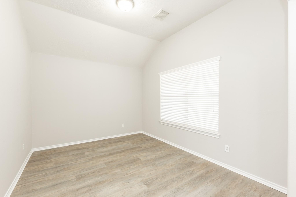 24502 Drakefield Court - Photo 6