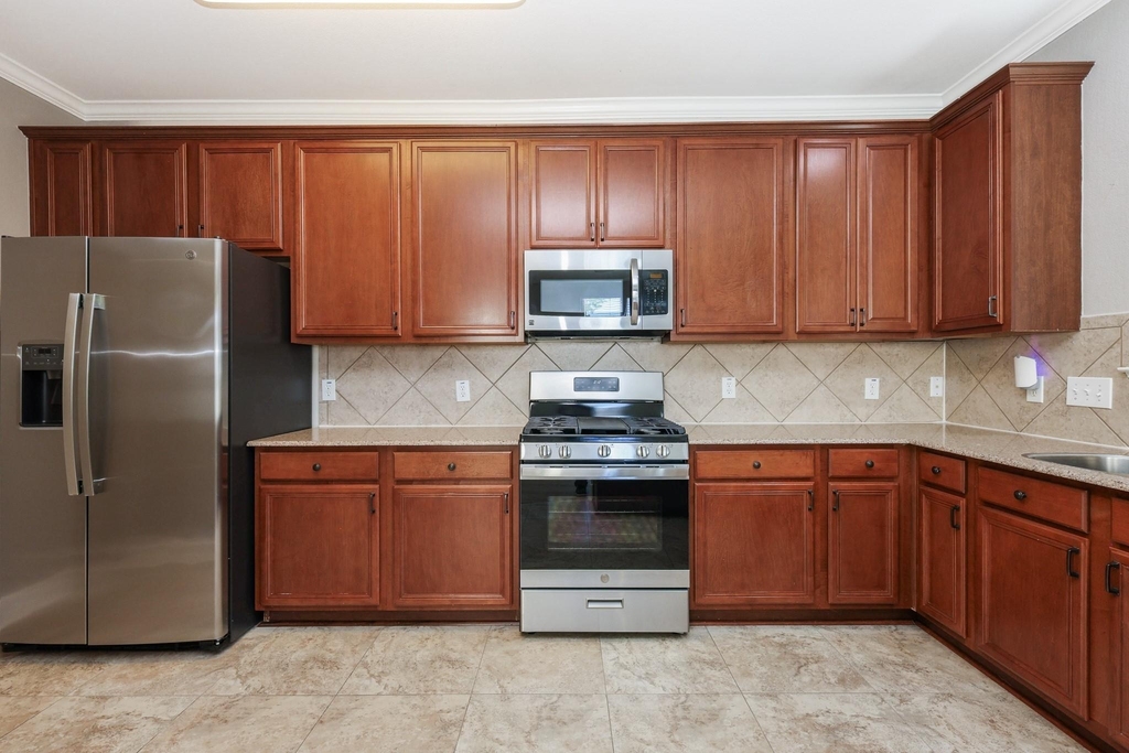 16021 Summerville Lake Drive - Photo 13