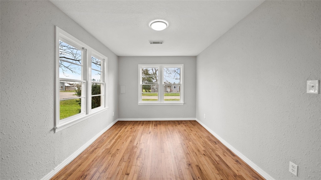 234 E Texas Street - Photo 9