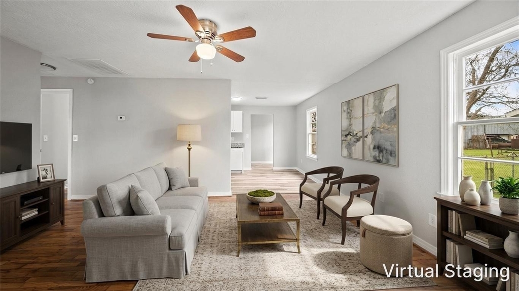 234 E Texas Street - Photo 2