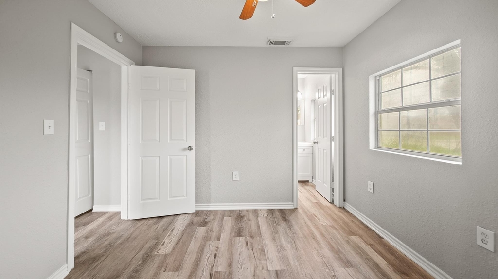 234 E Texas Street - Photo 13