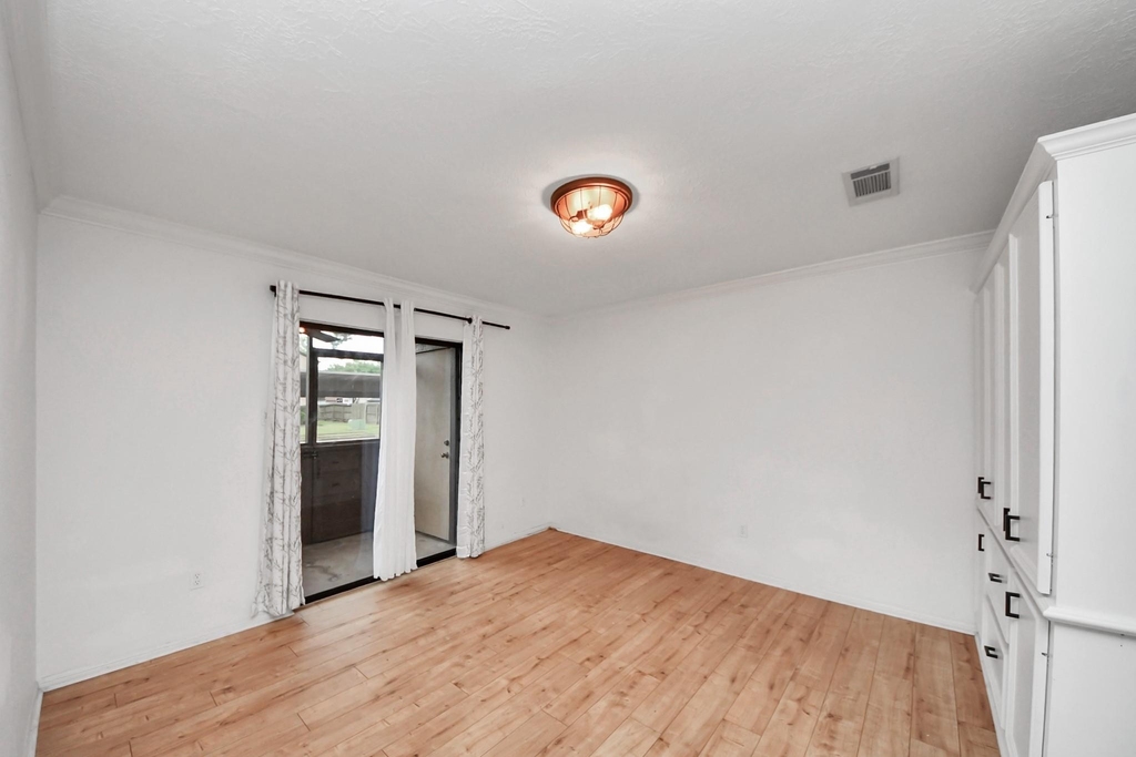 12755 Mill Ridge Drive - Photo 11