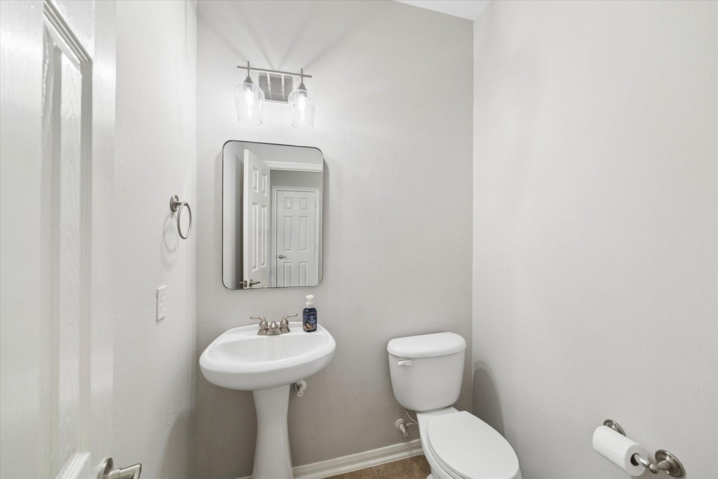1432 W 24th Street - Photo 4
