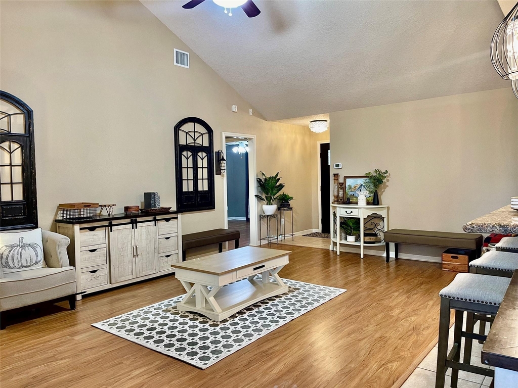 7808 Colonial Lane - Photo 21