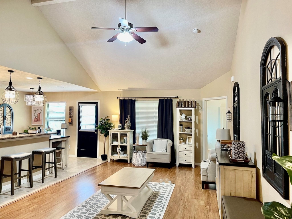 7808 Colonial Lane - Photo 17