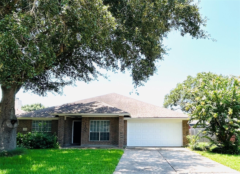 1404 Helmsley Drive - Photo 4