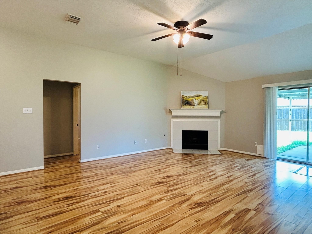 1404 Helmsley Drive - Photo 14