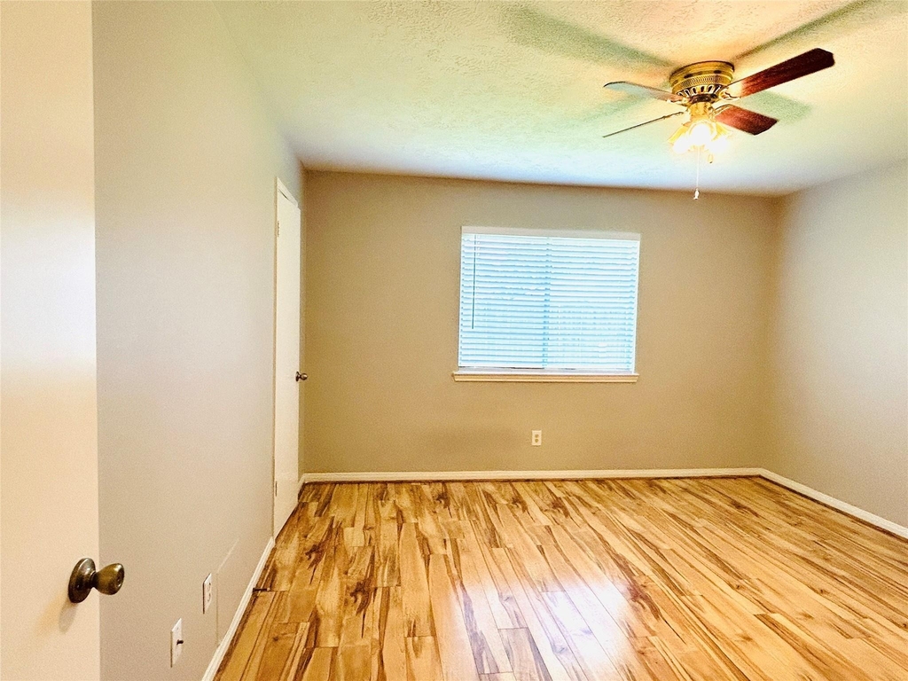 1404 Helmsley Drive - Photo 27