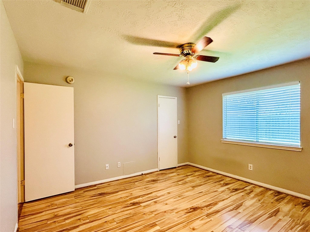 1404 Helmsley Drive - Photo 28