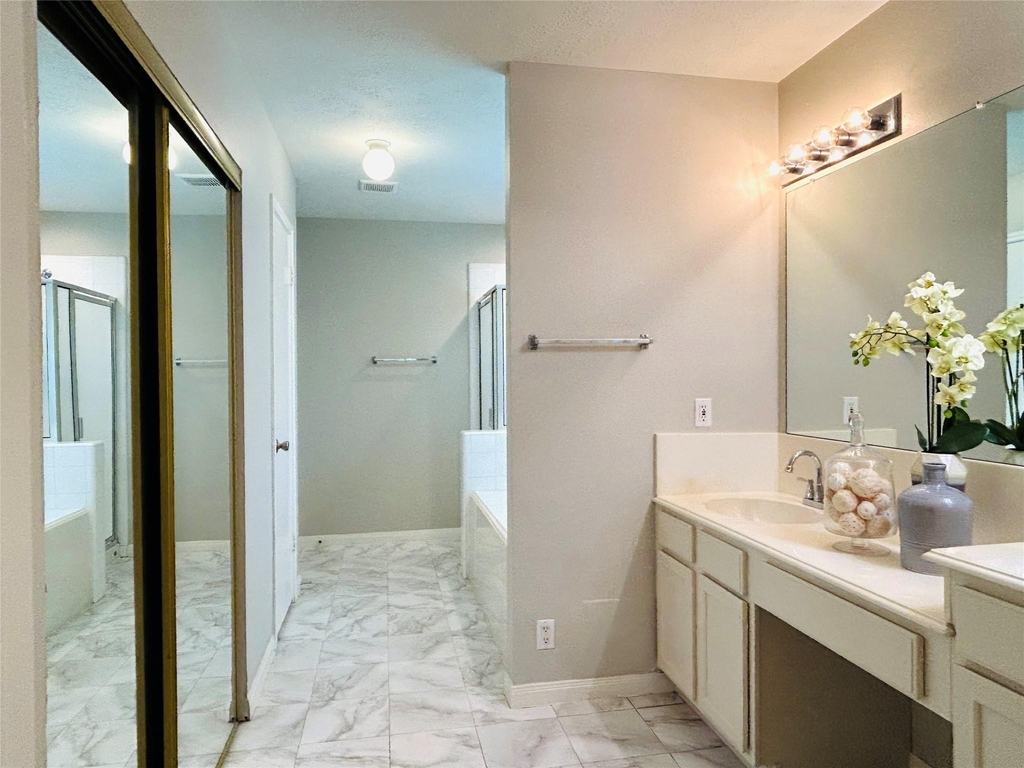 1404 Helmsley Drive - Photo 21