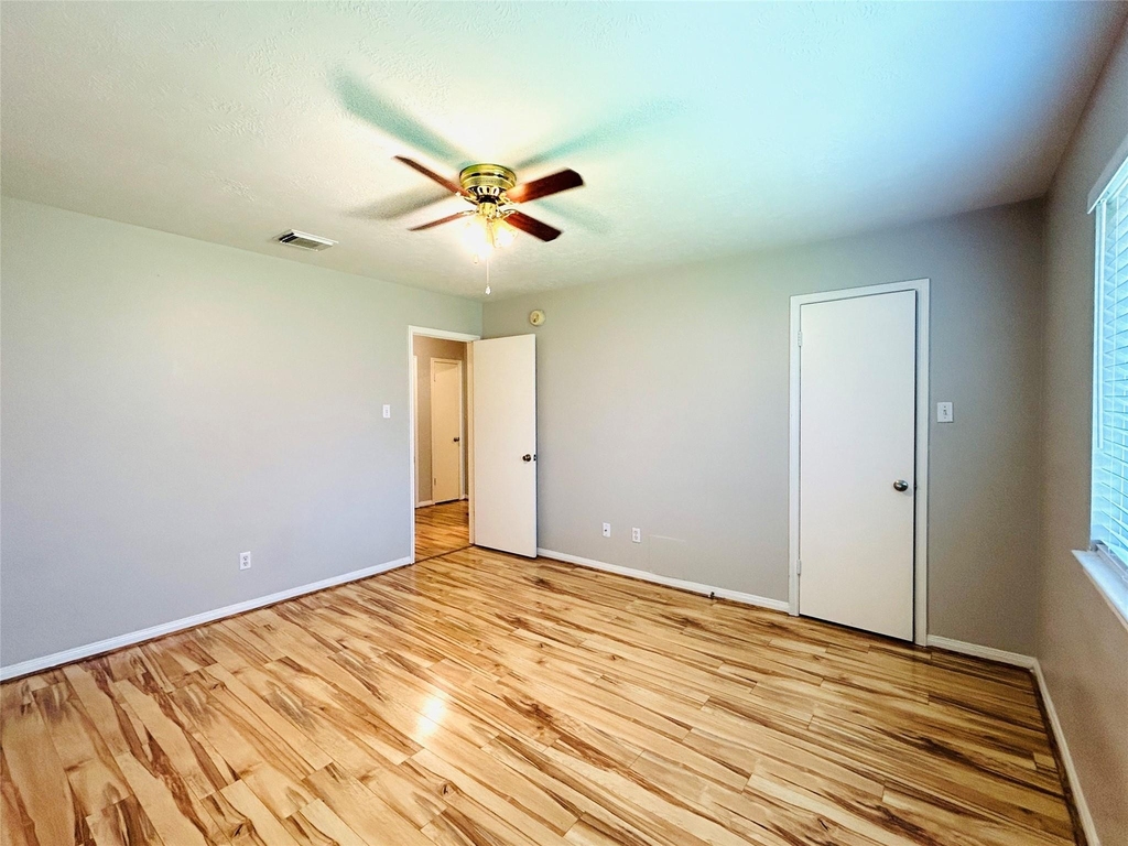 1404 Helmsley Drive - Photo 29