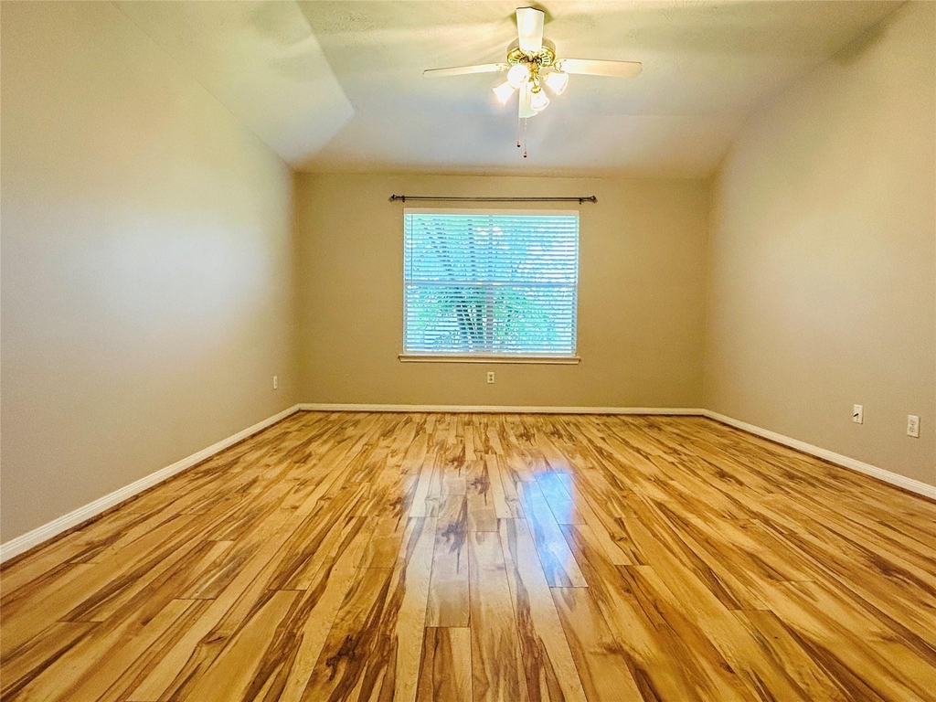 1404 Helmsley Drive - Photo 20