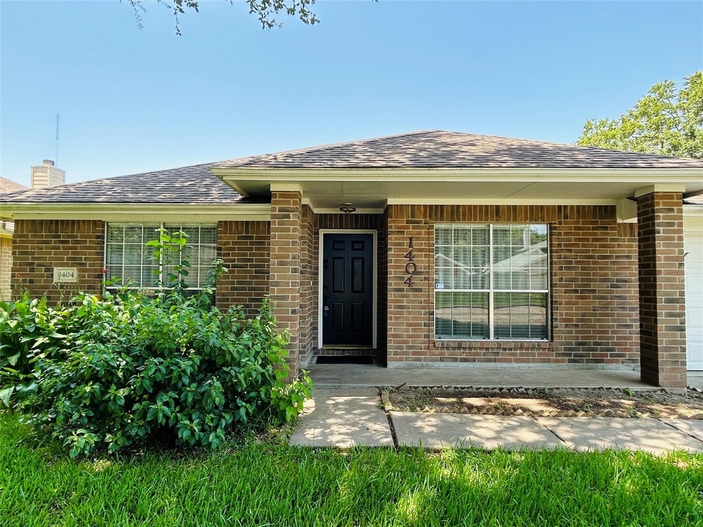 1404 Helmsley Drive - Photo 0