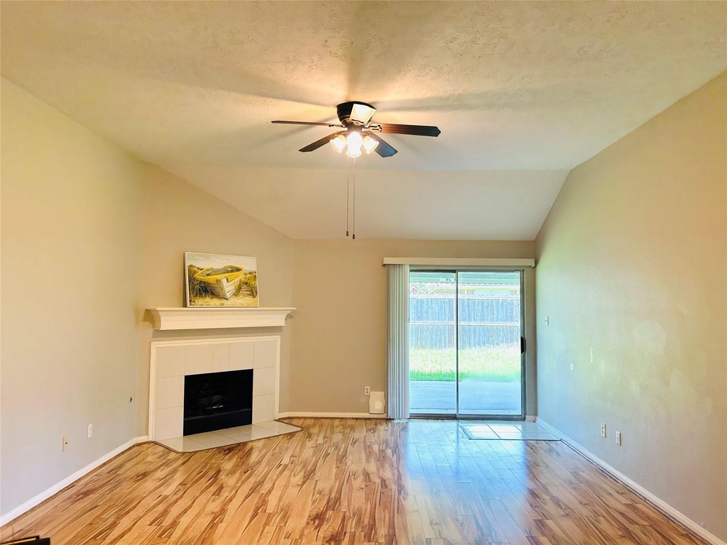 1404 Helmsley Drive - Photo 11