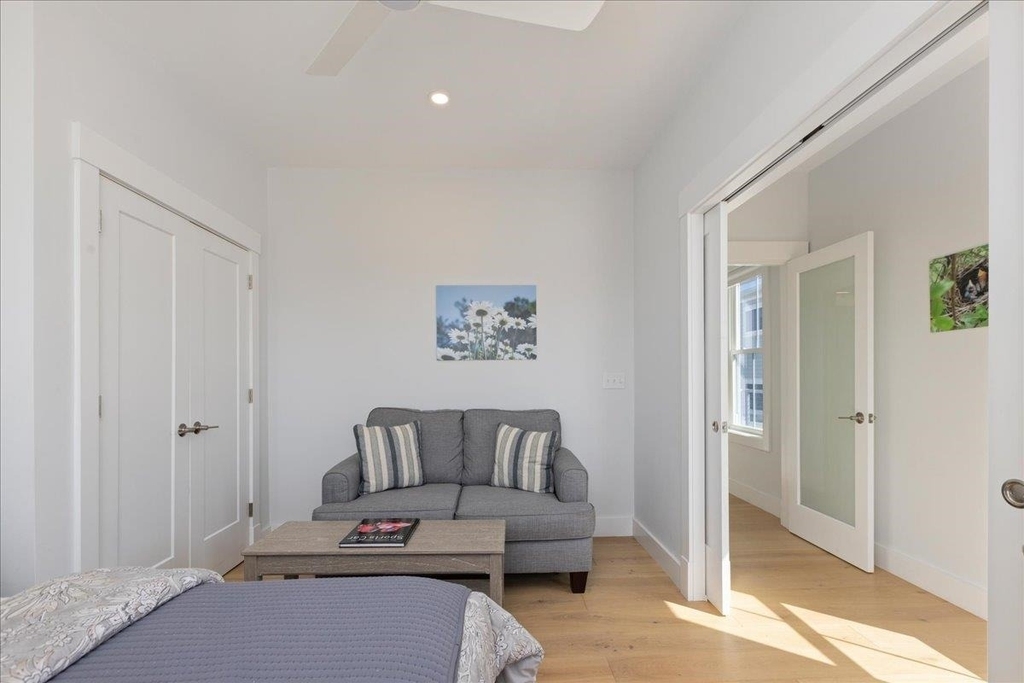 220 North End - Photo 15