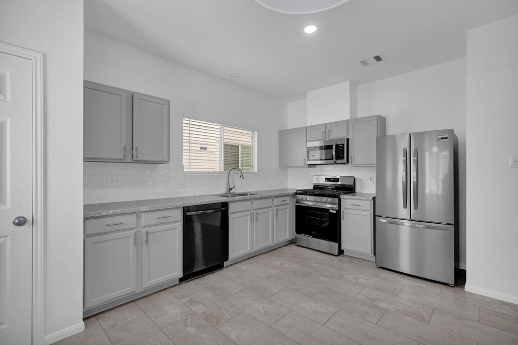 11926 Jelicoe Drive - Photo 4