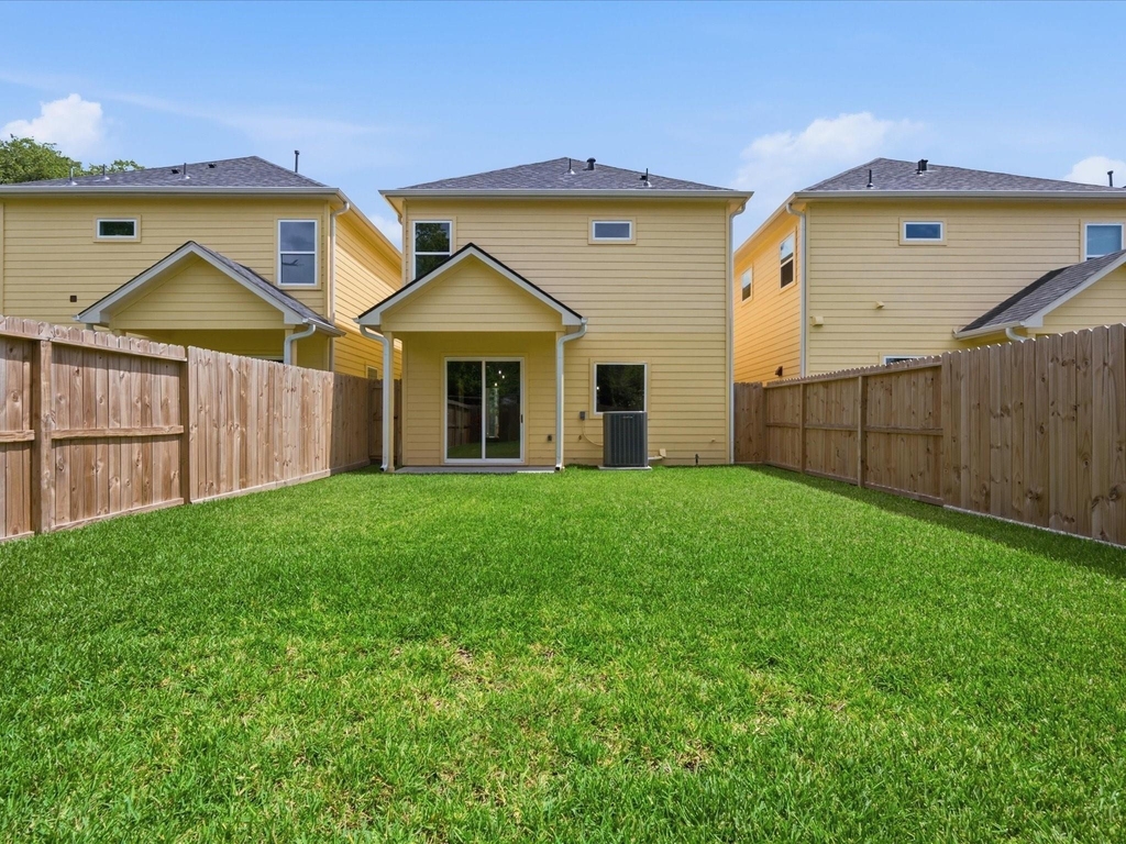 2022 Wavell Street - Photo 28