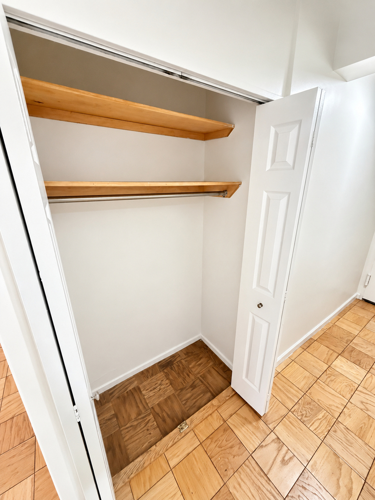 236 East 36th Street - Photo 5
