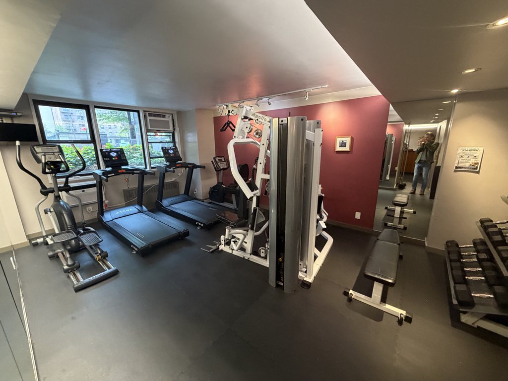 236 East 36th Street - Photo 6