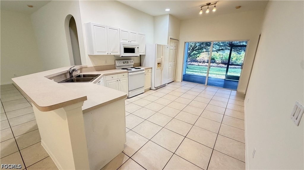 3202 10th Street Sw - Photo 2