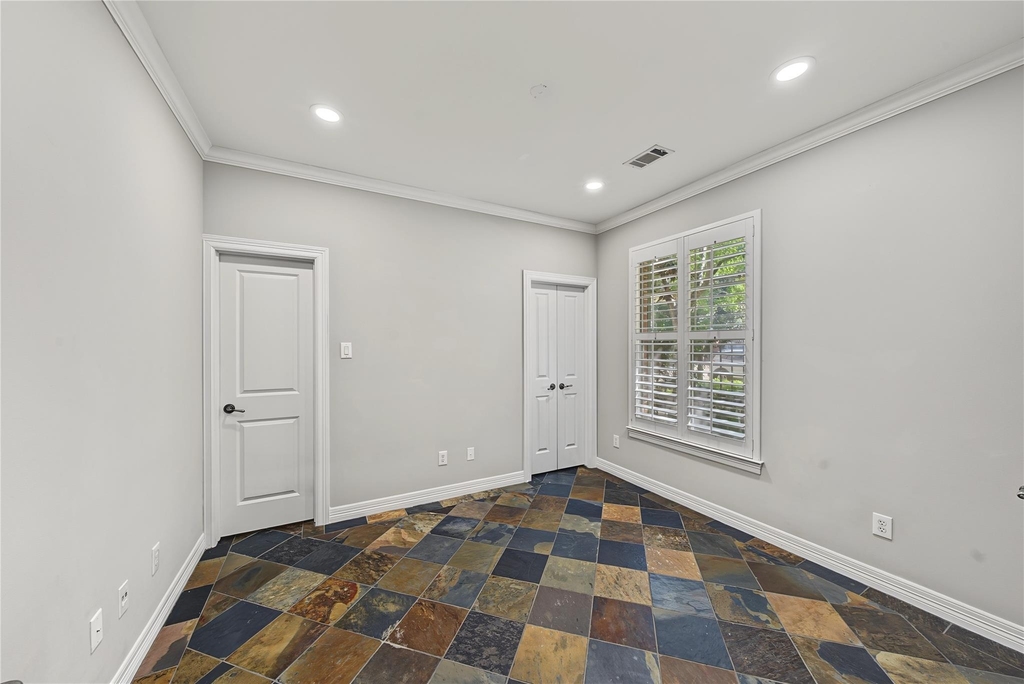 2188 Bancroft Street - Photo 7
