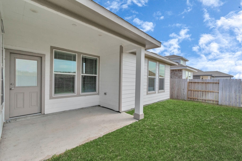 10642 Cascade Creek Drive - Photo 3