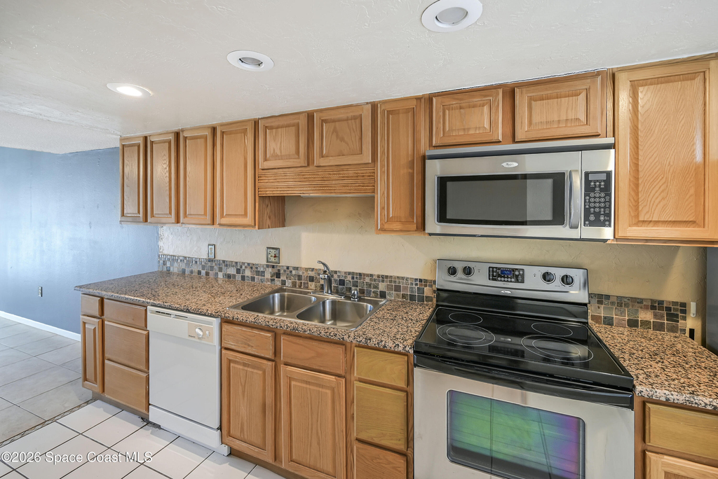 190 Paradise Boulevard - Photo 6